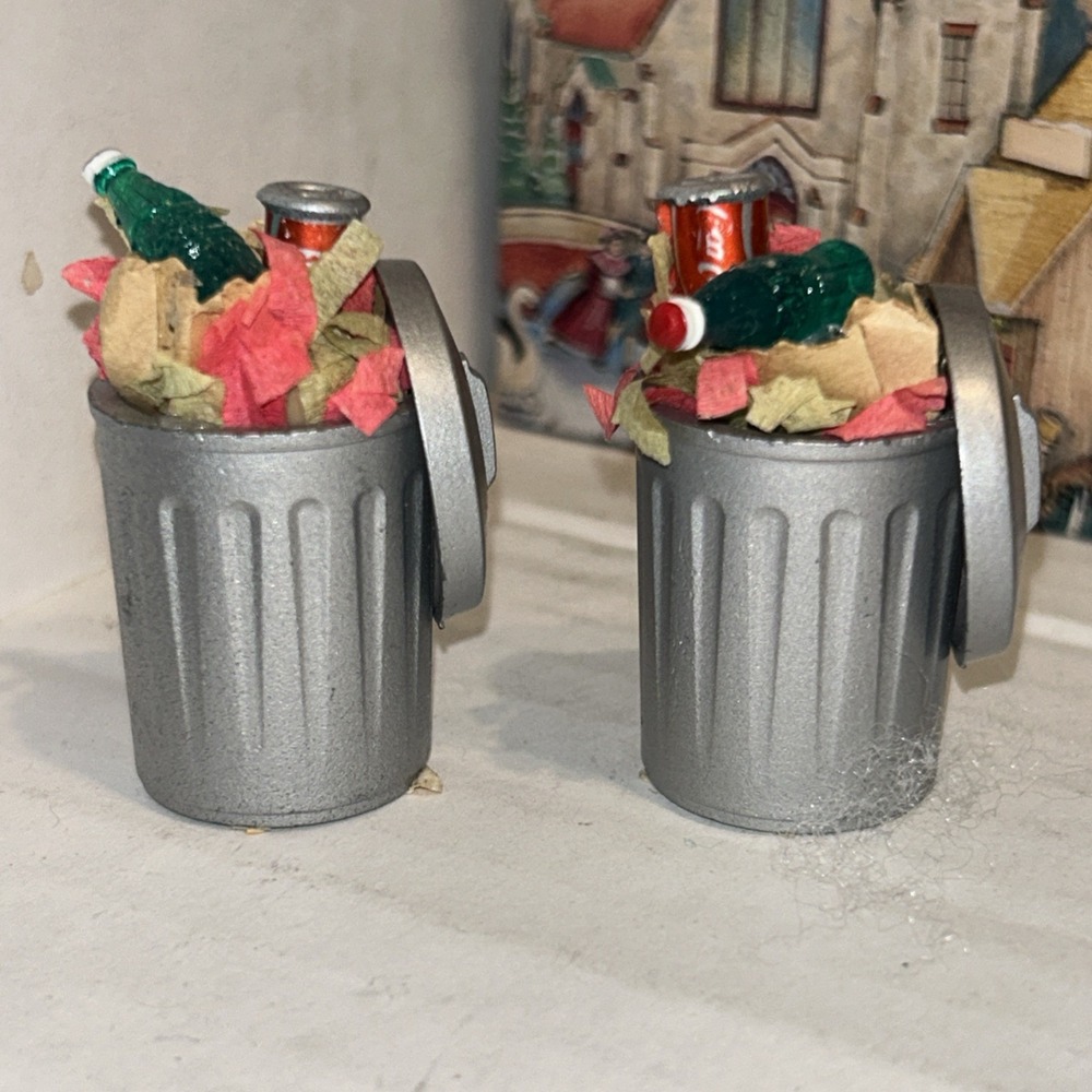 Department‎ 56 The Original Snow Village "Christmas Trash Cans" #5209-4 B2